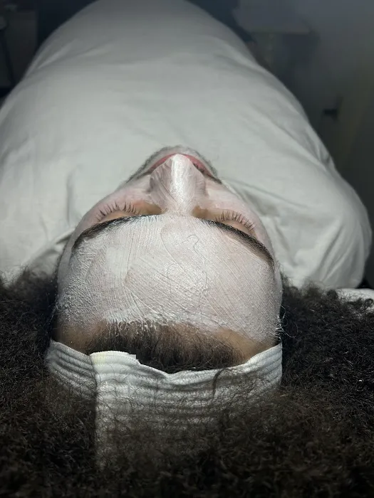 Glitz N Glow Beauty Picture 2