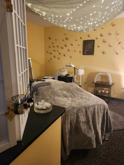 Knead to Glow Women's Skincare and Massage Studio Picture 2