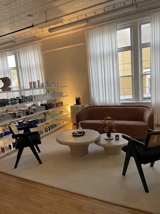 Leigh Kelley Skin Studio Picture 6