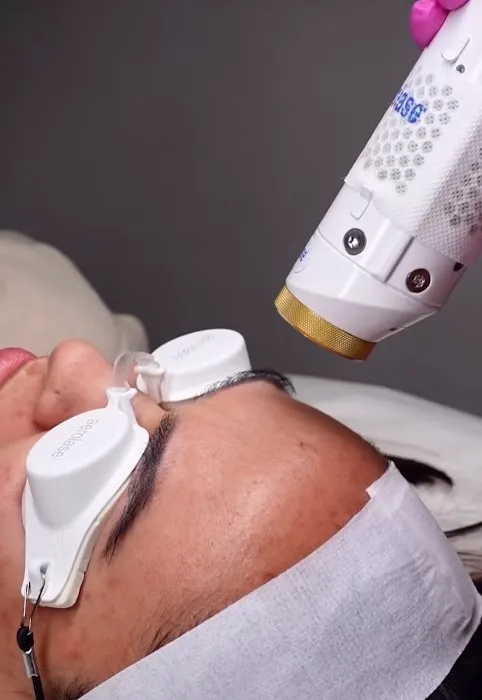 Mirror Mirror Skin Lab Picture 1