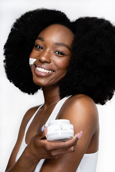 Mirror Mirror Skin Lab Picture 7