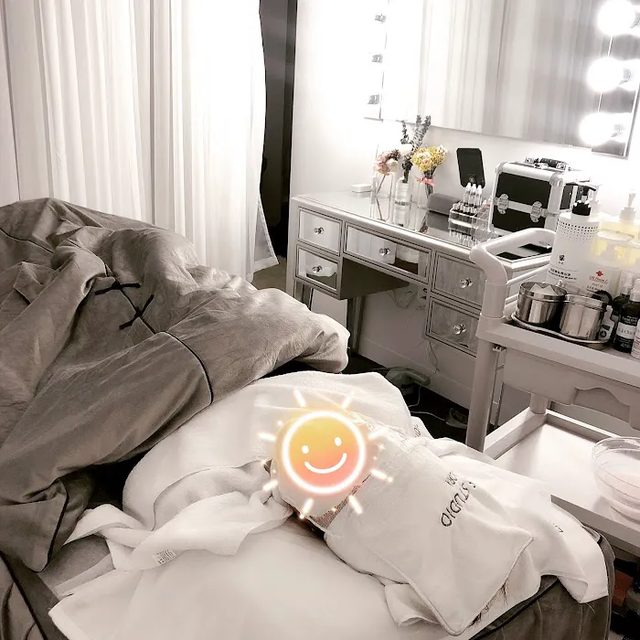 Emily's Skin Studio Picture 4