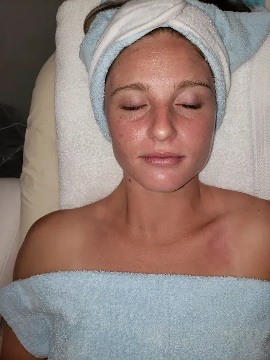 Refreshhh Skin Clinic Picture 10