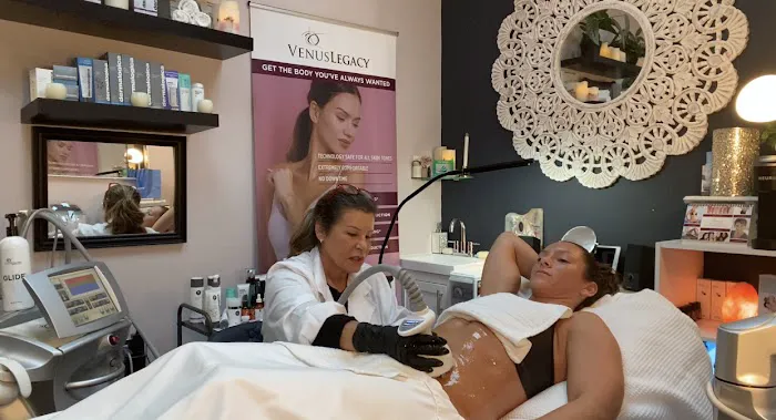 The Tiny Esthetic Room Picture 8