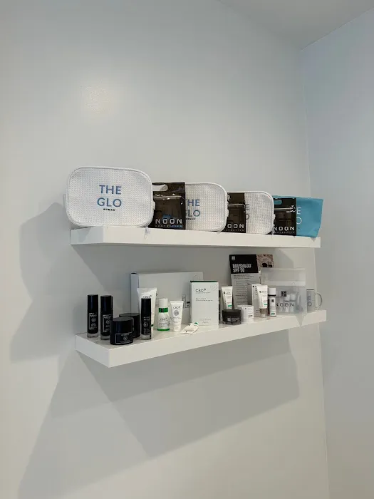 The Glo Skin Tight Laser Club Picture 5