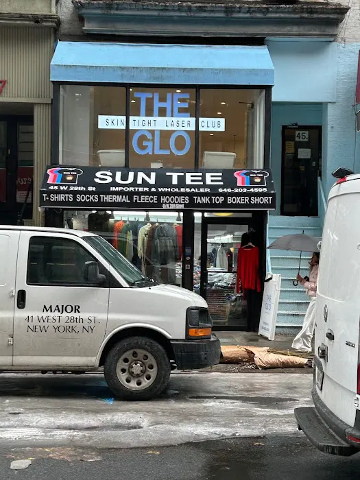 The Glo Skin Tight Laser Club Picture 4