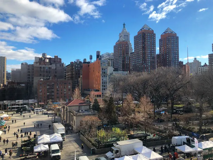 Center Aesthetic & Dermatology Picture 1