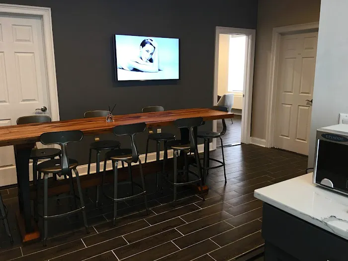 S.ESTHETICS Picture 1