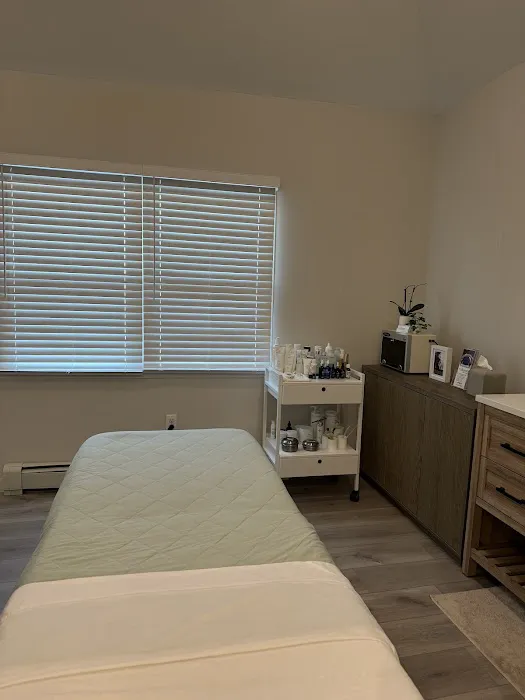 Julia Skincare 줄리아 스킨케어 Picture 1