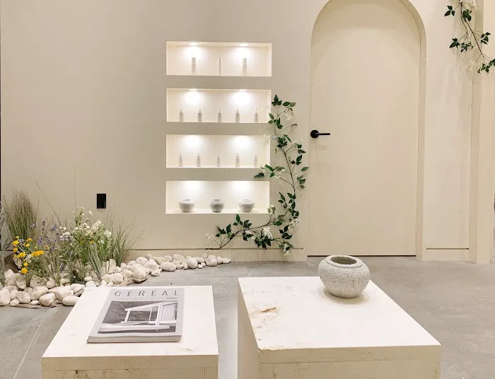 Skin Supply Skincaring Studios Picture 4