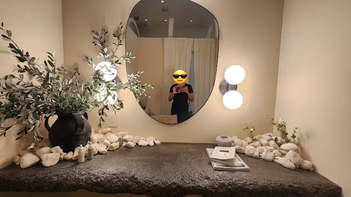 Skin Supply Skincaring Studios Picture 8