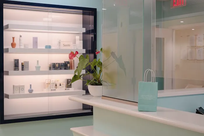 The Dermatologic Surgery Center of Washington Picture 2