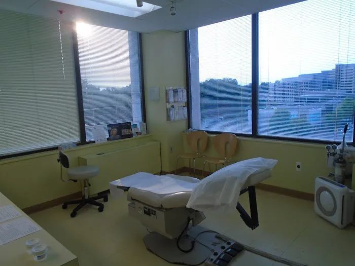 The Dermatologic Surgery Center of Washington Picture 9