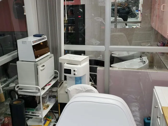 Glam Squad Beauty Bar Picture 1