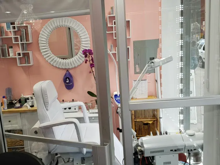 Glam Squad Beauty Bar Picture 7