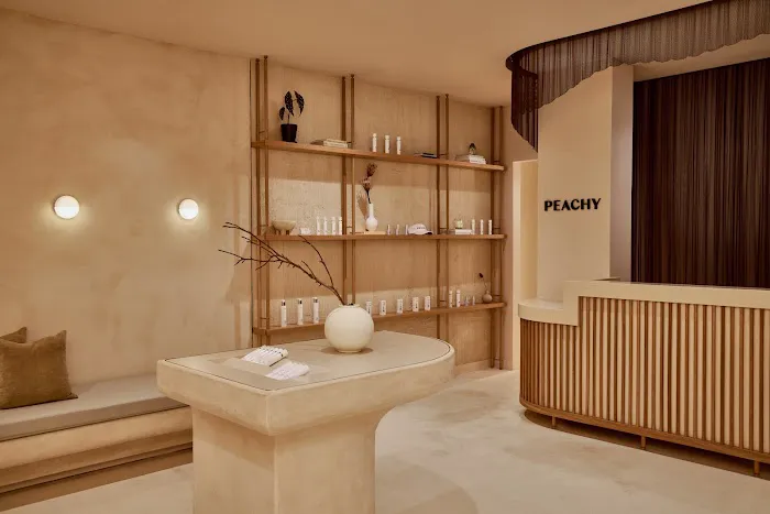 Peachy Williamsburg Picture 3