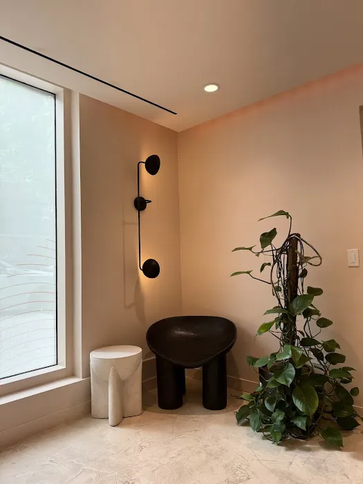 Peachy Williamsburg Picture 1