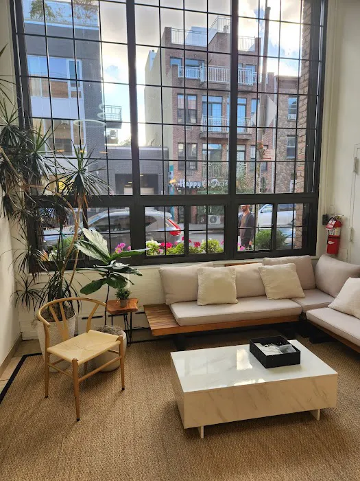 Skin Laundry - Williamsburg Picture 2