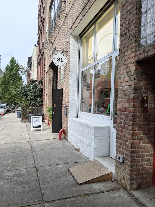 Skin Laundry - Williamsburg Picture 4