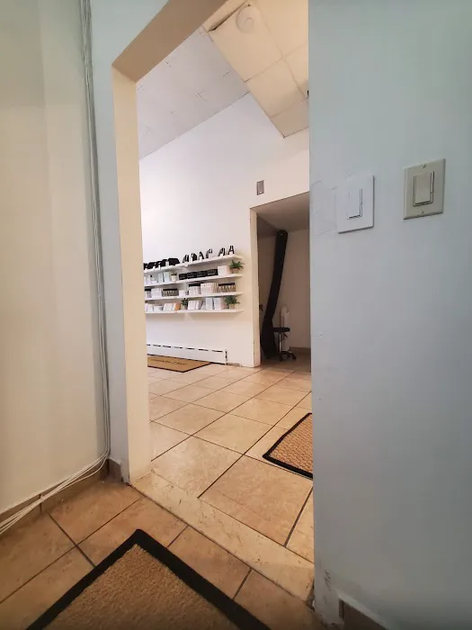 Skin Laundry - Williamsburg Picture 8