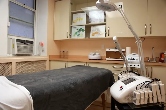 Juvederm Lip Injections- Plasma Pen Training, Restylane, PRP Hair, Glutathione Drip & IV Hydration Picture 2