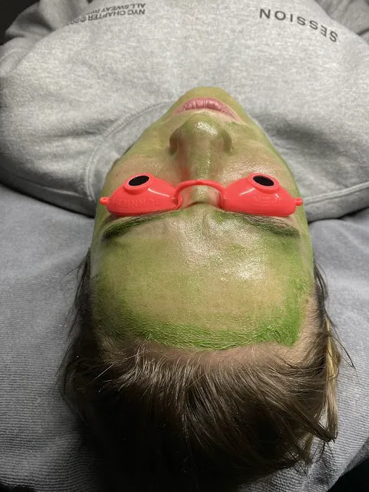 Full Frontal Beauty & Esthetics Picture 6