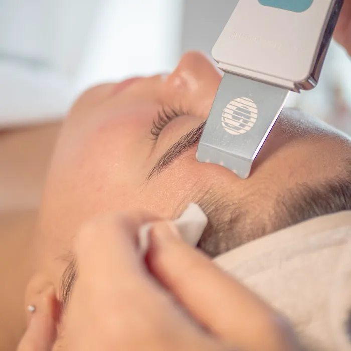 BARE & PURE Picture 4