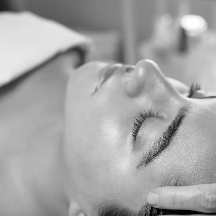 BARE & PURE Picture 3