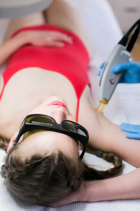 BARE & PURE Picture 9