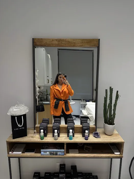 BARE & PURE Picture 8