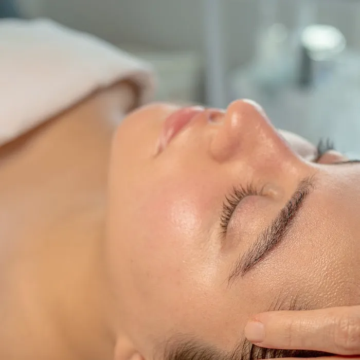 BARE & PURE Picture 10