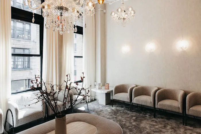 Spring Street Dermatology - Uptown Picture 2