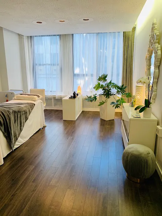 Ildi Pekar Skin Care Picture 1