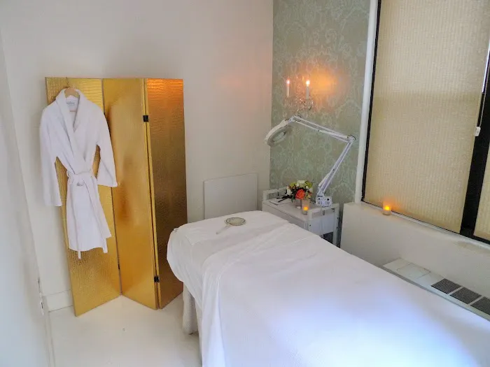 Skin Bar NYC Picture 4