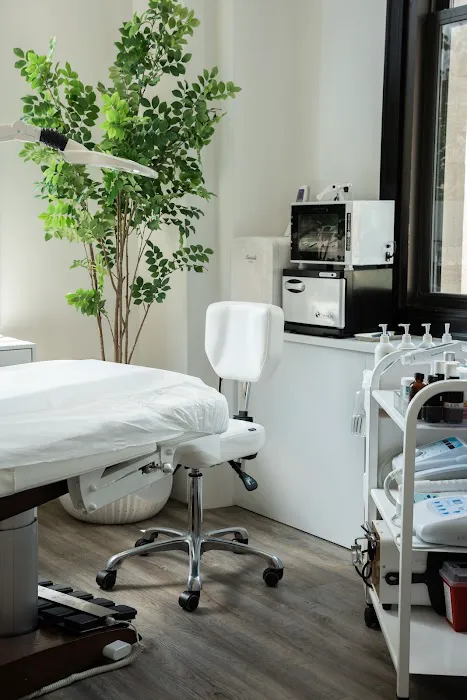 Acne Clinic NYC: Acne, Scars & Texture Experts Picture 3