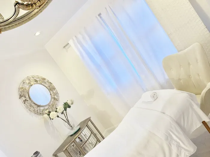 Skin Snatched Picture 6