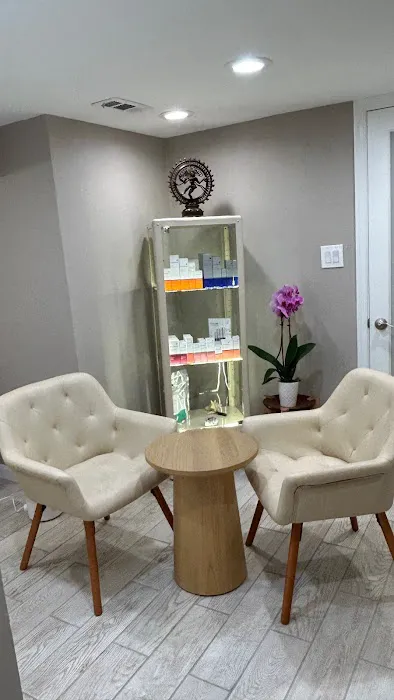 Beauty therapy by Evelyn DC Picture 1