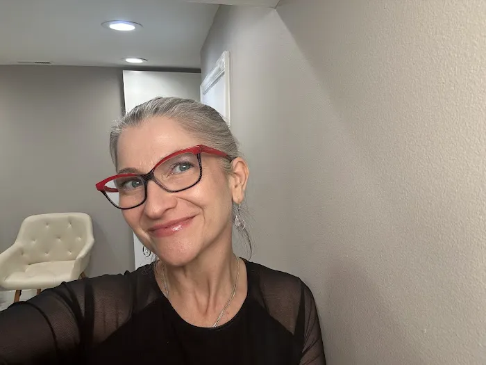 Beauty therapy by Evelyn DC Picture 3