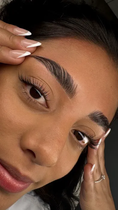 ESSENCE SKNN LLC Picture 2