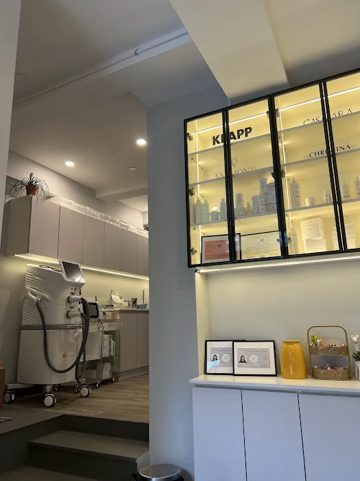 UM Skin Care New York Picture 3