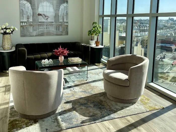 Dyana Raskin Aesthetics Picture 9