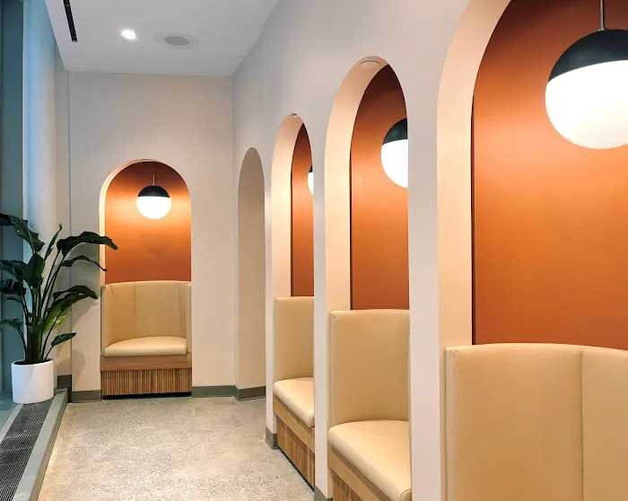 Peachy Grand Central Picture 2