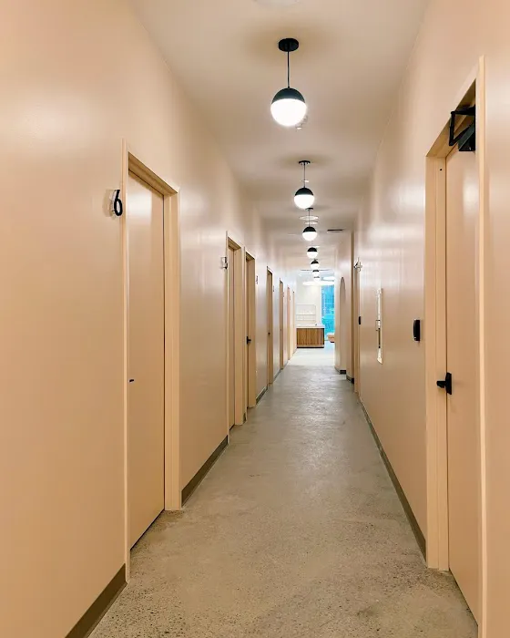 Peachy Grand Central Picture 3