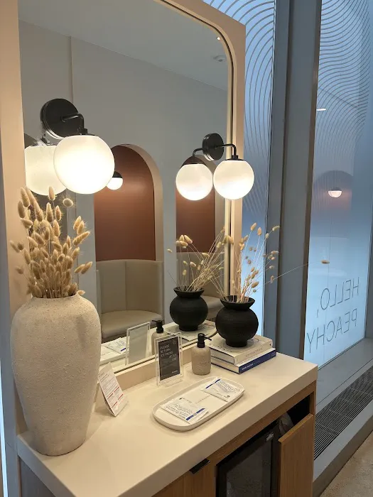 Peachy Grand Central Picture 8