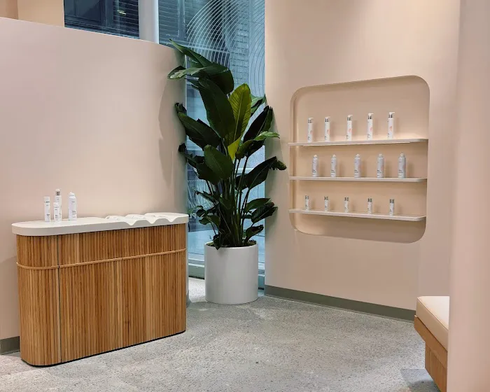 Peachy Grand Central Picture 10