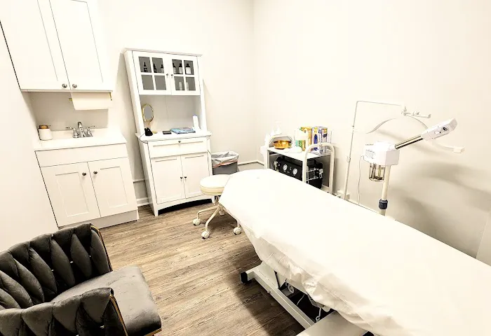 First Acne Clinic with AviClear Picture 2