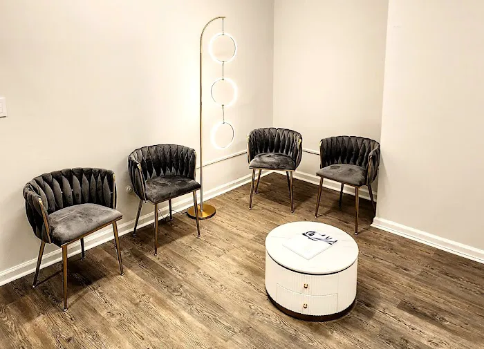 First Acne Clinic with AviClear Picture 9