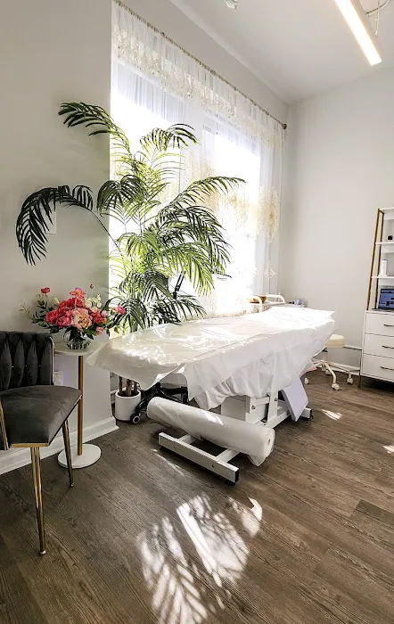 FaceLift Clinic & SPA : Fotona 4D Hyperpigmentation Melasma Picture 3