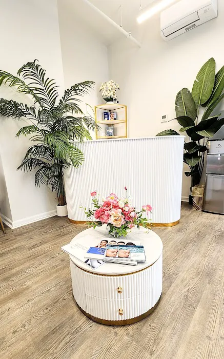 NY Skin Experts in Microneedling TCA CROSS Chemical Peel CO2 Fotona 4D Picture 3