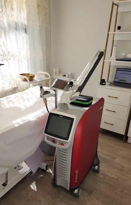 NY Skin Experts in Microneedling TCA CROSS Chemical Peel CO2 Fotona 4D Picture 4